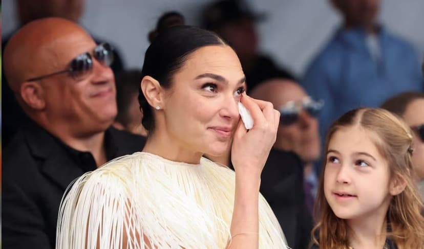 'Snow White' debuts in theaters, dogged by controversy