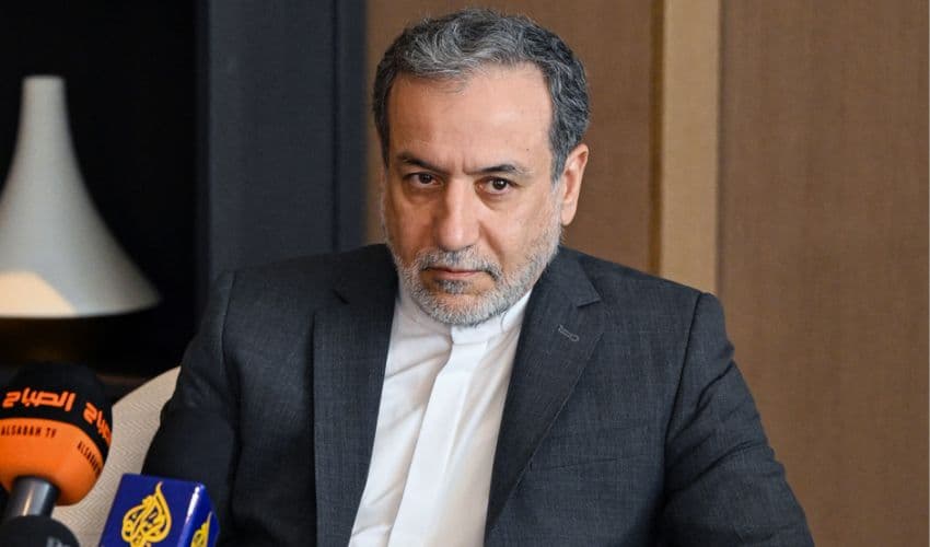 Araghchi holds calls with regional, European counterparts (Courtesy: File)