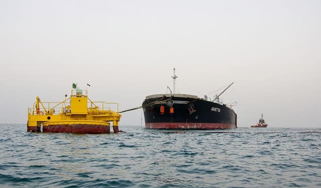 Pakistan to get first US oil shipment as Cnergyico seals import deal