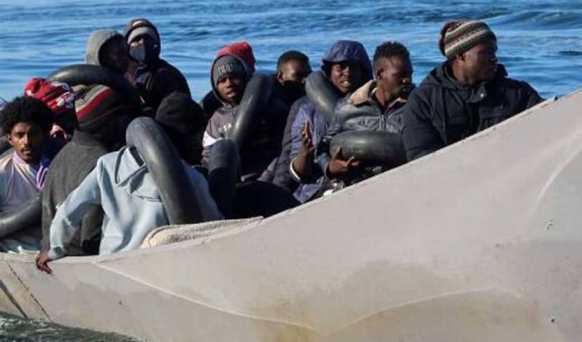 40 migrants die as boat sinks off Tunisia.