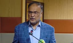 Ahsan Iqbal vows to raise business community complaints with PM (Courtesy: screengrab)