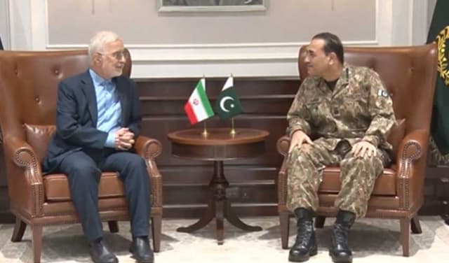 Iran pledges regional security support in meeting with CDF Munir (Courtesy: File)