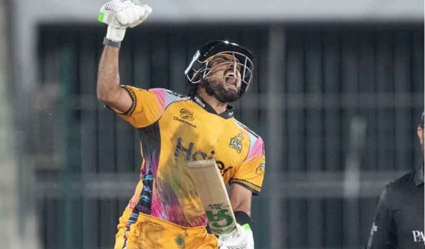 PSL 11: Babar says he will not respond to criticism (Courtesy: File)
