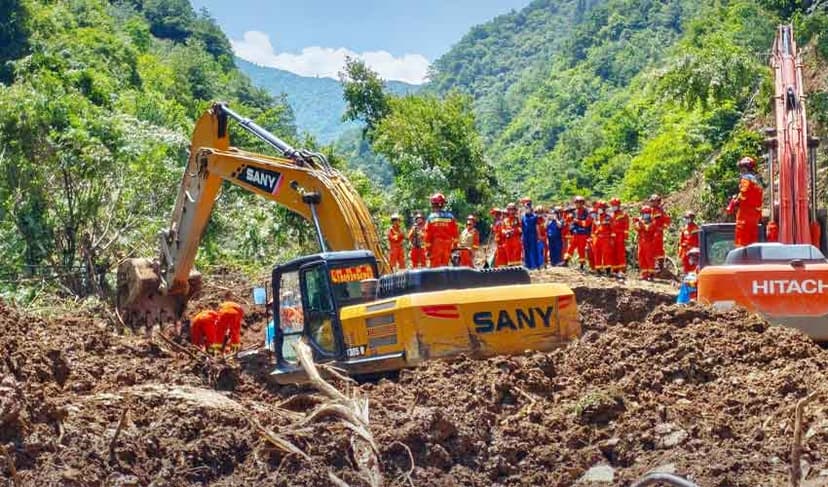 China landslide kills 21