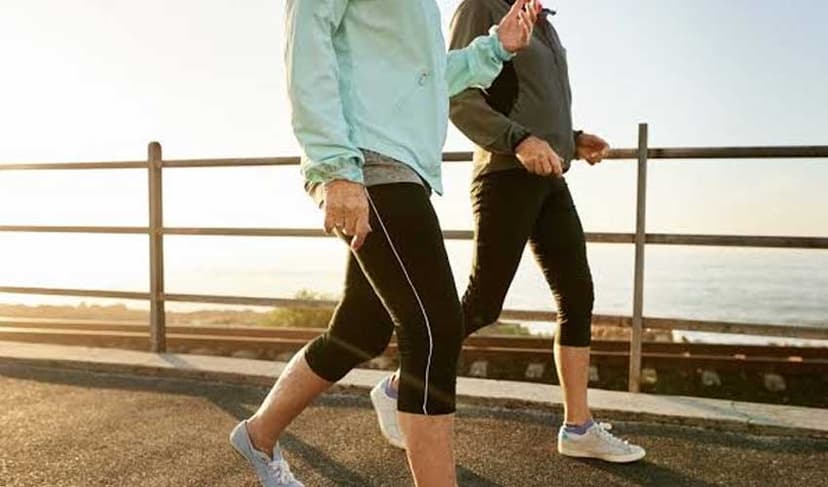 Daily walking can improve cholesterol, support heart health (Courtesy: File)