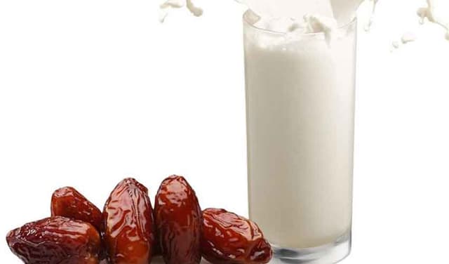 Dates with warm milk may strengthen bones (Courtesy: File)