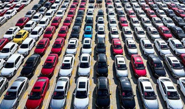 Pakistan vehicle sales surge 40%