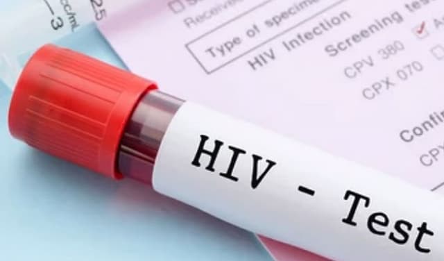 HIV cases emerge at another Karachi hospital, 15 children infected