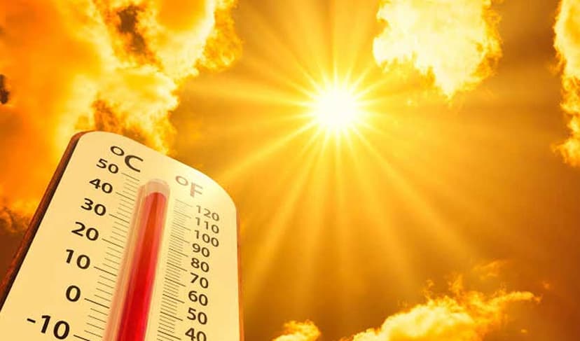 Health experts advise regular fluid intake amid hot weather (Courtesy: File)