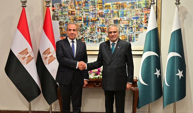 IShaq-dar-egypt-latest