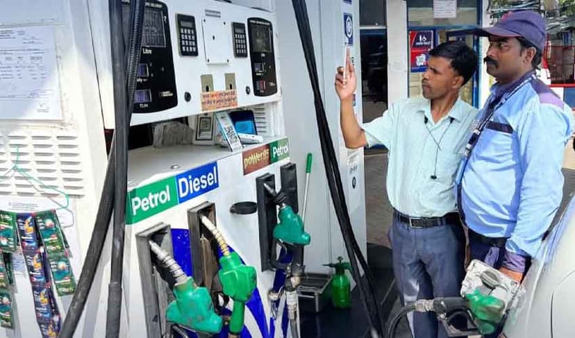 Indian retailers raise fuel prices