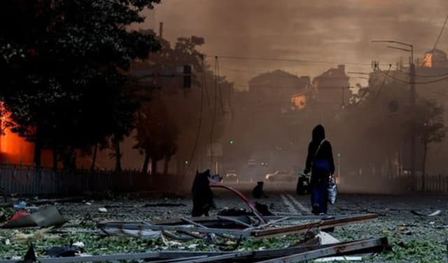 Russia strikes Kyiv