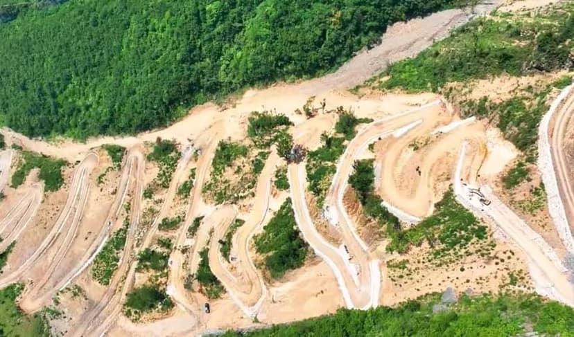 Lanaing Cliff Road stands among world's most dangerous (Courtesy: File)