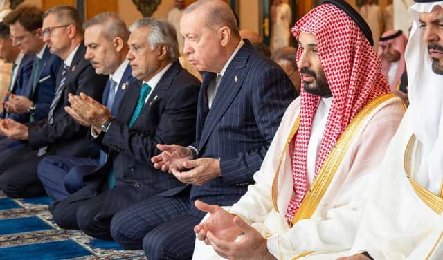 Defence pact: Leaders offer prayers for regional peace (Courtesy: @spagov)