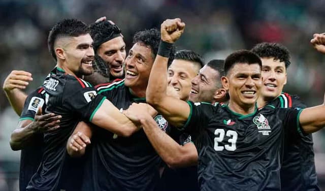 Mexico edge South Korea