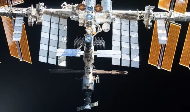 NASA astronauts briefly shelter in SpaceX Crew Dragon  (Courtesy: File)