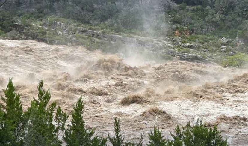 Neelum Valley cloudburst destroys homes