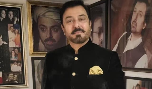 Nauman ijaz on social media earnings