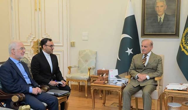PM-and-Momeni