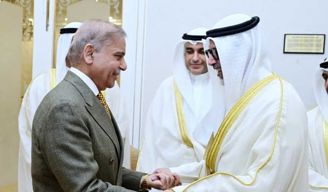 Pakistan, Kuwait reaffirm commitment to strengthen bilateral ties (Courtesy: @PakPMO)