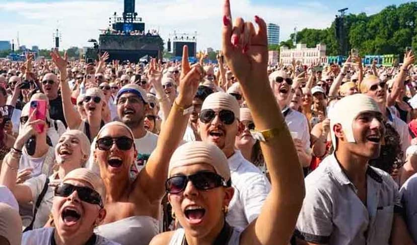 Over 22,000 fans wear bald caps to praise Pitbull (Courtesy: File)