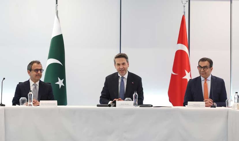 Pakistan, Turkiye to foster power sector ties  (Courtesy: @aBayraktar1)
