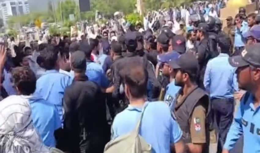 Govt employees stage protest in Islamabad over pay (Courtesy: File)