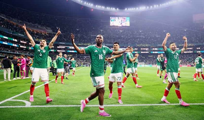 Quinones fires Mexico into World Cup last 16