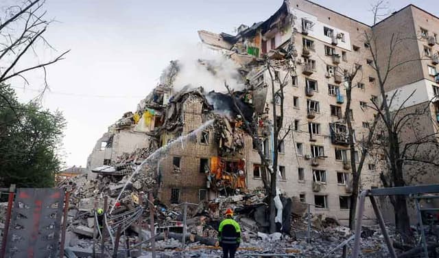 Russia bombards Kyiv in deadliest strike this year