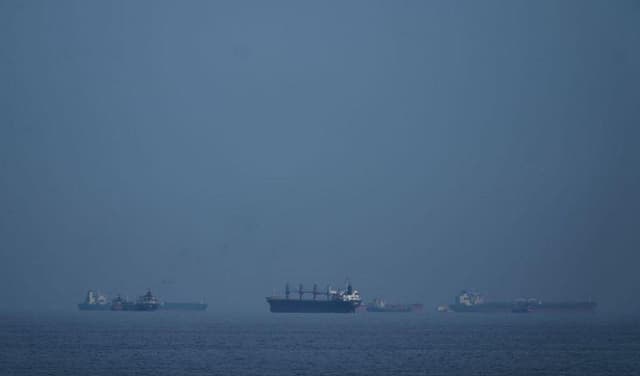 US extends waiver on Russian oil purchases for one month (Courtesy: File)