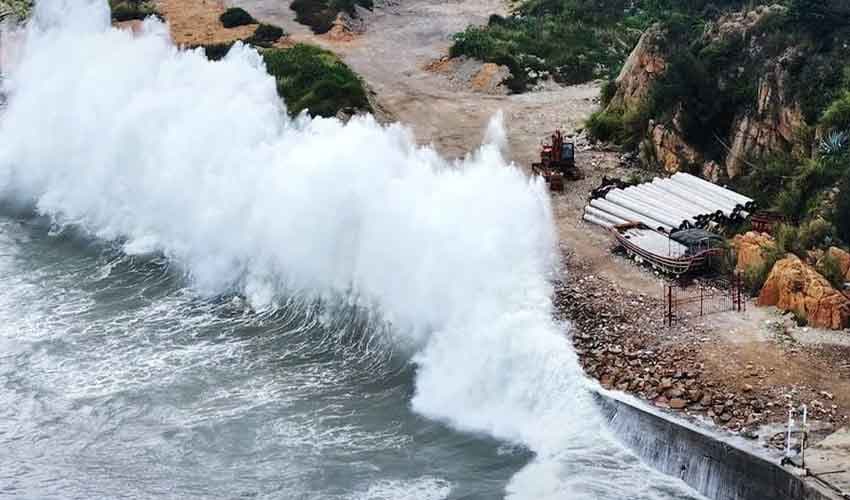 Typhoon Dolphin hits China