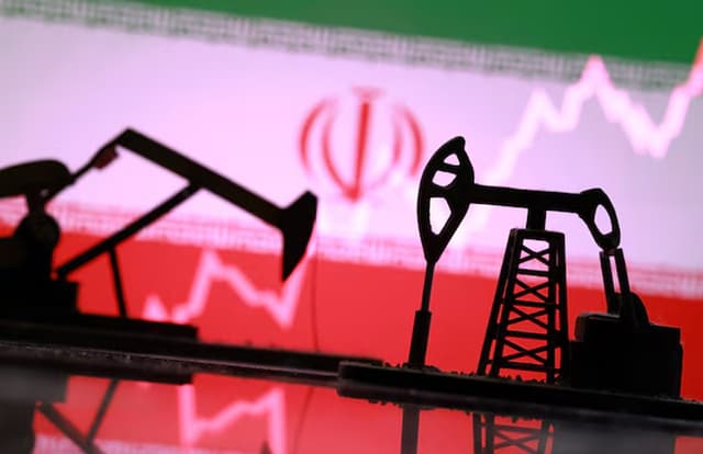 US reinstates sanctions on Iranian oil sales after tanker attacks