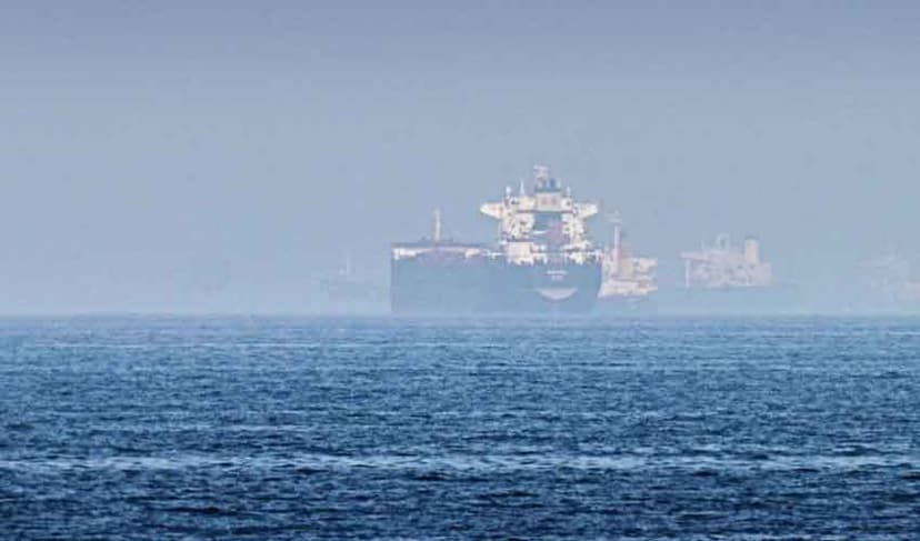 US warship hit with missiles