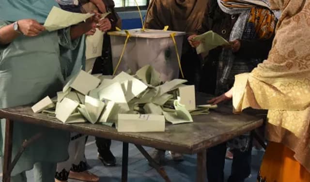 Vote-count-AJK-election-Mirpur