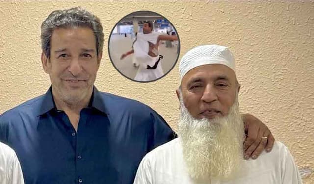 Wasim Akram stones devil in trademark bowling style during Hajj (Courtesy: File)