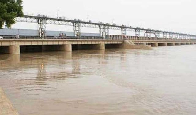 India continues water aggression; releases water from Salal Dam for 10th time (Courtesy: File)