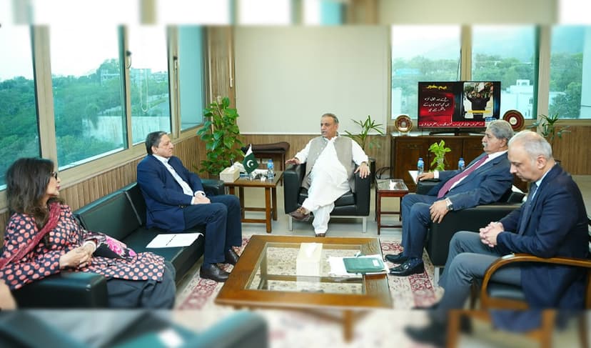Abdul Aleem Khan meets PPP Delegation