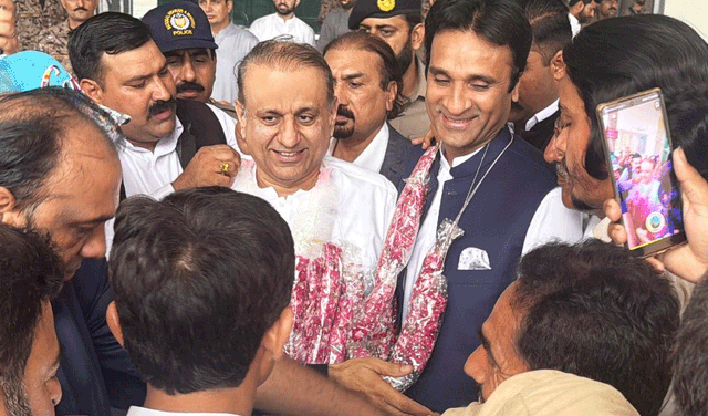Marka-e-Haq Convention: Aleem Khan receives overwhelming response in Head Muhammadwala (Courtesy: Online)
