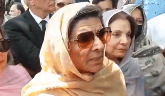 Imran Khan speaks to sons for 20 minutes, confirms Aleema Khan (Courtesy: File)