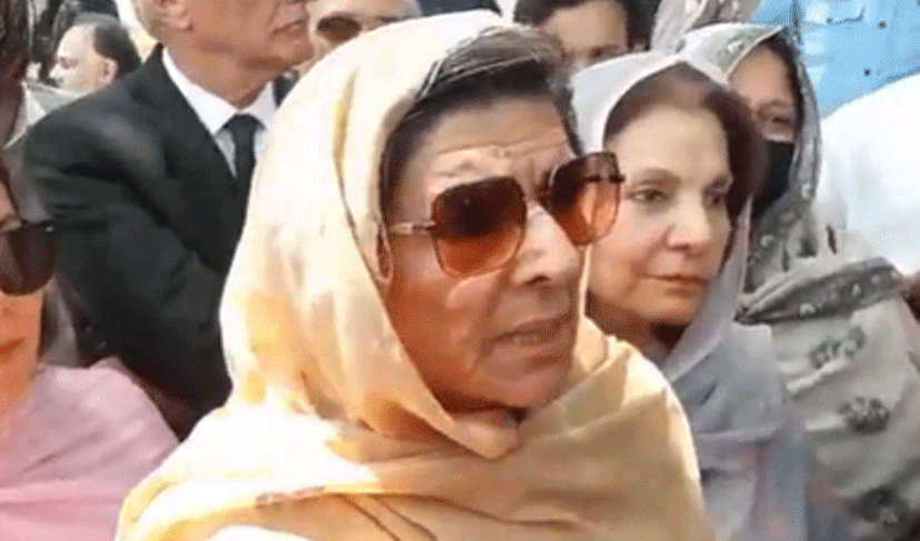 Imran Khan speaks to sons for 20 minutes, confirms Aleema Khan (Courtesy: File)