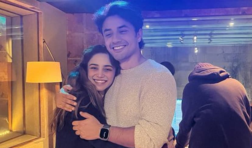 Ali Zafar, Aima Baig finish recording of PSL 9 anthem 'Khul Ke Khel' – @AliZafarsays