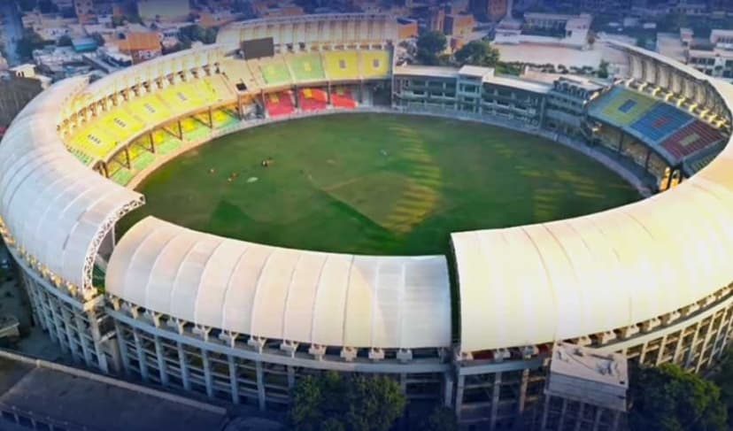 Arbab Niaz Stadium