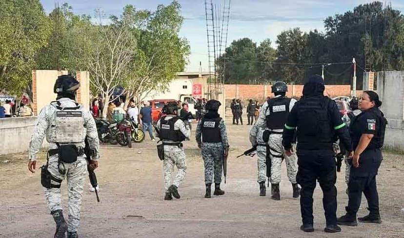 Armed attackers kill 11 in Mexico