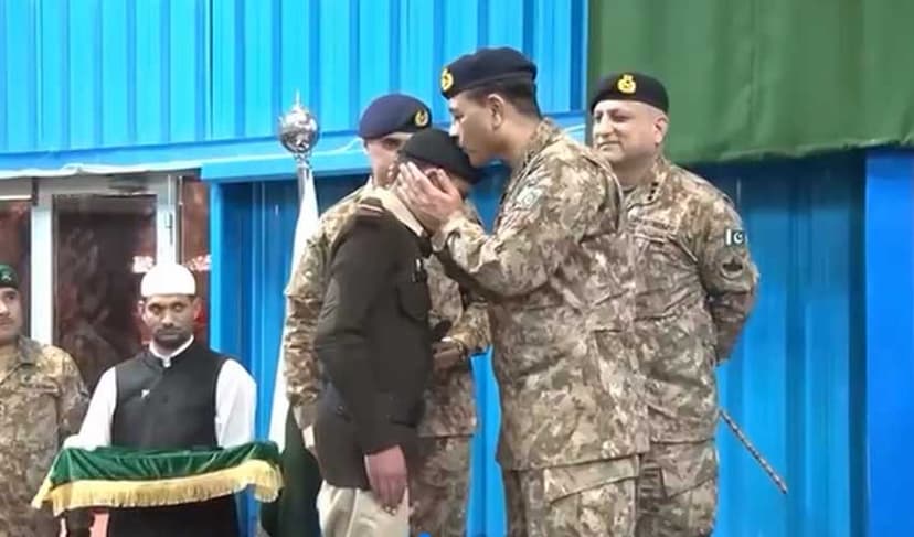 Gen Asim Munir celebrates Eid with officers, soldiers at western border (Courtesy: Online)