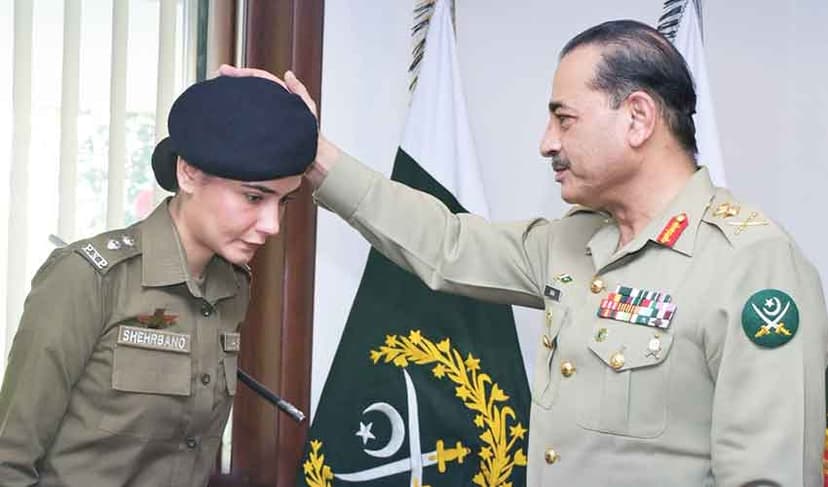 ASP Shehrbano Naqvi meets army chief