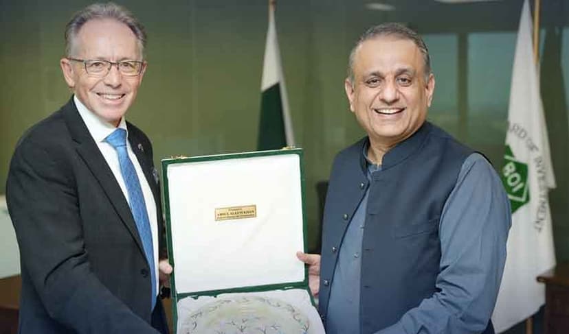 Photo: Abdul Aleem Khan Facebook