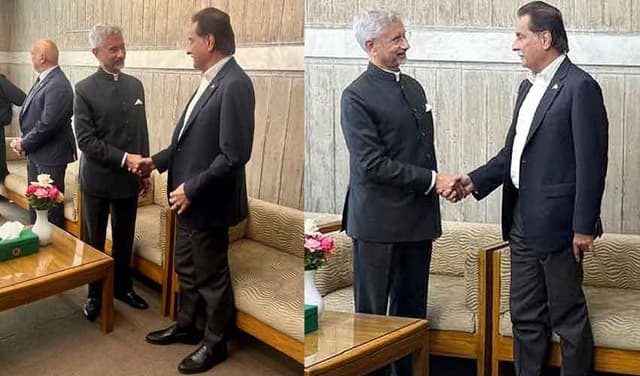 Ayaz Sadiq and Jayshankar meeting