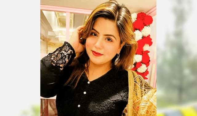 ayesha-akram.jpg