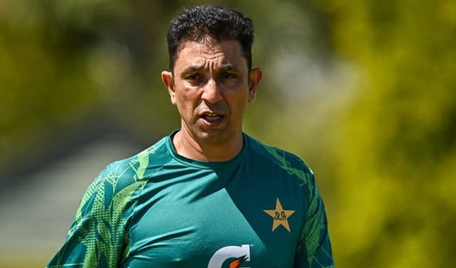 Playing XI to be decided after pitch assessment: Azhar Mahmood (Courtesy: Online)