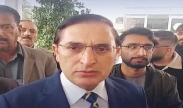 ‘Barrage of hope as govt signals medical relief for Imran’ (Courtesy: Online)